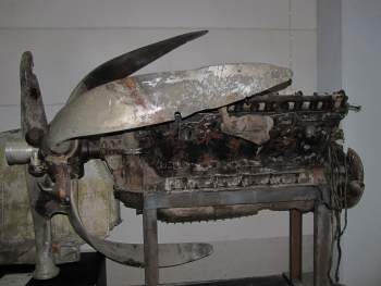 SB-2bis_M-103_engine - 1920.jpg