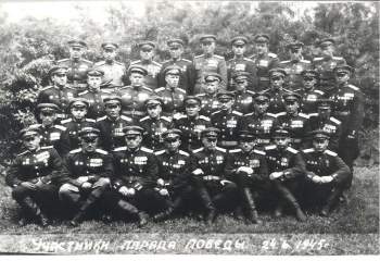 Участники парада победы 1945 (верх ряд 3й справа Болдырев В.И.).jpg