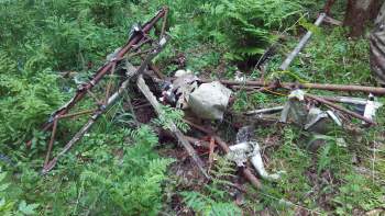 хомуты и пр. на лонжероне ДБ-3А.jpg