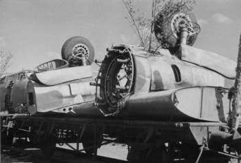 Советский бомбардировщий А-20 «Бостон», захваченный на железнодорожной станции [2].jpg