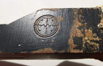 Часть от визира НВ-56 логотип завода.jpg