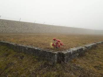 На этом месте находился блок смертников.jpg
