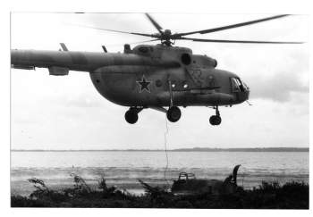 Il-2 NASM recovery small helo lift-02.jpg